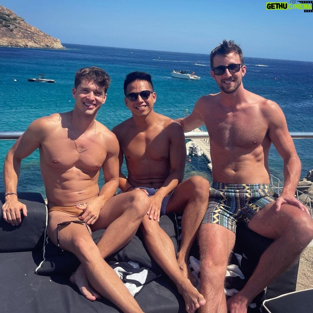 Andrew Neighbors Instagram - So so fortunate to get to hang with great friends on my birthday today! They are single fellas!😝 @mikeychen @matt.suave Mykonos