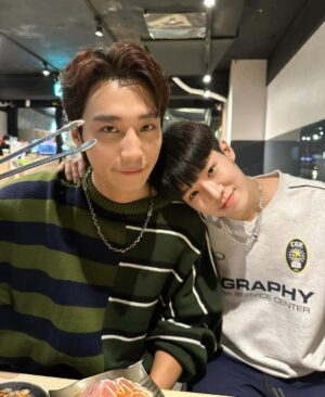 Andy Bian Instagram - 五年嘍，售後服務如何呢❤️❤️❤️
#生日快樂