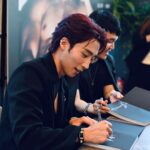Andy Bian Instagram - 很開心大家這麼愛戴這次的寫真，也謝謝昨天到場的粉絲朋友❤️ 努力刷刷中，是不是破十萬本可以朝下一本邁進？ 話說下一本還能幹嘛，我沒梗了😳😳😳 #小狼作家 #卞慶華 #晏人物 #時報出版