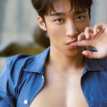 Andy Bian Instagram – 各位在上班上課的同學，記得打開鬧鐘設定提醒，晚上12點整就可以開始預購我的寫真啦～
今天沒有預購的話，主任我會處罰你唷（威🤣）
.
Ps.海外的朋友可以在博客來預購唷😎
（Our friends from overseas can also pre-order on Books.com.tw.）

#卞慶華
#晏人物
#時報出版