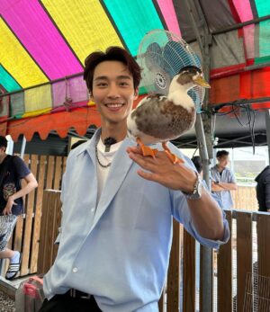 Andy Bian Instagram - 被寵物融化的每一個瞬間～
看到小動物就⋯⋯完全戀愛了❤️
#小情人們快樂
