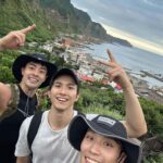 Andy Bian Instagram - 除了百岳之外，最近發現溯溪也超好玩！ 原來台灣還有那麼多秘境，真的太美了！ 有夥伴一起探險的感覺超讚😎 #大鬼瀑布 #金岳瀑布 #溯溪裝備一定要齊