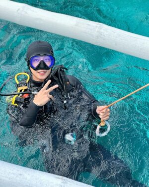 Andy Bian Instagram - 追尋傑克魚風暴！
來到巴里卡薩大斷層，體驗海底版的非洲大草原
潛過真的回不去，太美了❤️
到時候播出一定要收看！

這趟旅行下來，有點愛上這邊
再過兩天就要離開美麗的菲律賓，開始有點感傷了🥹
@worlds_no_1_gtv 
#世界第一等
#薄荷島 #巴里卡薩大斷層 
#深潛 #padi  #aow