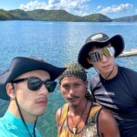 Andy Bian Instagram - 荒島求生記。自己的午餐自己來！ 回歸原始生活，連料理都直接在船上，一切都那麼的自然又純粹💪🏻 我問當地原住民為什麼不背氣瓶下去，他回說，他可以自潛30m 5min，就是氣瓶本人，真的是太強了！ 烤魚、螃蟹、泥龍蝦、巨型蛤蜊、黃金珍珠，海島生活真的太完美了❤️ BTW 回去要好好練一下free diving🤿 #世界第一等 #科隆 #自給自足 @worlds_no_1_gtv 科隆島