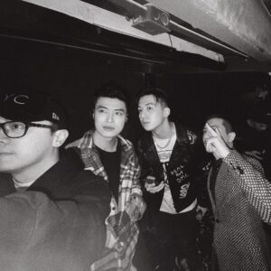 Andy Ko Instagram - 後台📸
花了近半個月轉回狀態 就為了台上那幾分鐘💥💥
Lit night at @grndcntrlsh
