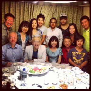 Andy Ko Instagram - 八年前的今天，在我最需要你的時候離開，現在的我…仍然需要。
謝謝你給我生命，曾經多少的不孝都被你一笑帶過，多希望再次和你看看電影，吃吃飯，聊聊天。
想你了我的朋友、我的導師、我的榜樣、我的父親。