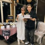 Andy Ko Instagram - 26歲悄悄來臨🥹 今年生日沒有party，在工作中度過！非常開心能夠跟這麼優秀的團隊還有演員們一起打拼，今天的願望也希望每一天都能這麼踏實，也正式告別起起伏伏的25歲啦！今天還要特別謝謝宜蓁和朋友們的驚喜，這麼遠還跑來幫我慶生，除了感謝還有感動🫶🏻🫶🏻 謝謝你們和所有祝福我的人❤️❤️Love y’all!!!!!! #26