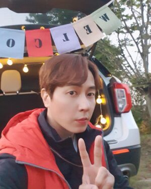 Andy Lee Instagram - 오늘도 즐거운 네 남자의 여행기👬👬
앤디의 금강산 춤이 궁금하다면?🕺
⠀
잠시 후 11시 JTBC 팩추얼(FACTUAL) ‘여기 태그’에서 만나요🧡
⠀
#앤디 #ANDY #신화 #SHINHWA #JTBC #여기태그 #임진강 #평화습지원