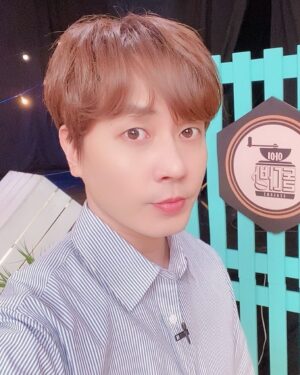 Andy Lee Instagram - 아이돌다방 시즌3 다섯 번째 영업!☕️
아이돌다방 보러 러닝 투게더🏃🏻‍♂️
⠀
잠시 후 저녁 6시 #Seezn 앱에서 #아이돌다방 시즌3 5회 1부가 공개됩니다!
⠀
#앤디 #ANDY #신화 #SHINHWA #아이돌다방 #IDOLDABANG
