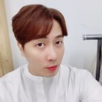 Andy Lee Instagram - 아이돌다방 시즌3 세 번째 영업!☕️ Yo~! 푸쳐핸썹!🙄 오늘도 모든 게 완벽한 아이돌다방🧡 ⠀ 잠시 후 저녁 6시 #Seezn 앱에서 #아이돌다방 시즌3 3회 1부가 공개됩니다! ⠀ #앤디 #ANDY #신화 #SHINHWA #아이돌다방 #IDOLDABANG