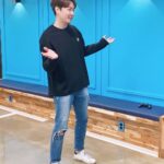 Andy Lee Instagram - Stay 앤 Home 시리즈 🏠 #3 둠칫둠칫 오늘의 집콕 시리즈는?!🕺 ⠀ #앤디 #ANDY #신화 #SHINHWA #앤디REC #Stay앤Home