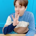 Andy Lee Instagram - 🍒 : 4월이니까 포즈 5월이 오기 전에 4월 셀카😝 ⠀ #앤디 #ANDY #신화 #SHINHWA