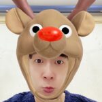 Andy Lee Instagram - 메리 크리스마스~🧡 크리스마스 앤돌프 등장🦌✨ ⠀ #앤디 #ANDY #신화 #SHINHWA #메리크리스마스 #MerryChristmas