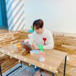 Andy Lee Instagram - Stay 앤 Home 시리즈 🏠 #2 오늘은 앤디가 주황공주의 앤’돌핀을 위해 직접 읽어주는 #칭찬멘트 🤣 ⠀ #앤디 #ANDY #신화 #SHINHWA #앤디REC #Stay앤Home