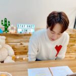 Andy Lee Instagram - Stay 앤 Home 시리즈 🏠 #1 앤DJ와 공유한 주황공주의 #집콕 이야기🧡 ⠀ Stay 앤 Home 시리즈 2탄은?!🥐🏠 ⠀ #앤디 #ANDY #신화 #SHINHWA #앤디오 #ANDYO #Stay앤Home