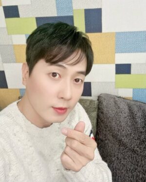 Andy Lee Instagram - 앤디의 마음을 사로잡은 겨울철 밥도둑 최강자는?🍚

잠시 후 11시 #MBN <알토란>에서 확인하세요😋

#앤디 #ANDY #신화 #SHINHWA #MBN #알토란