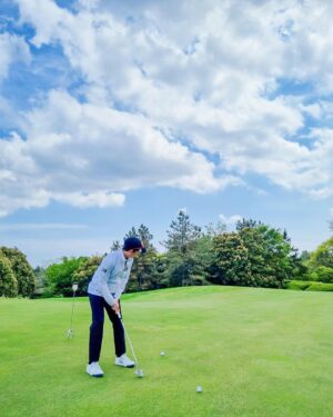 Andy Lee Instagram - 제주도 푸른 하늘 아래 앤디와 함께한 땡스 골프~☁️⛳️
곧 다시 만나요🍊

#앤디 #ANDY #신화 #SHINHWA #SBSGolf #땡스골프 #ThanksGolf