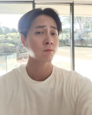 Andy Lee Instagram - 앤디의 판타집! 만수르 하우스 집주인의 정체는?!🏠👳‍♂️

잠시 후 9시 #SBS <나의 판타집> 앤디의 판타집으로 놀러 오세요🧡

#앤디 #ANDY #신화 #SHINHWA #SBS #나의판타집 #FantasyHouse