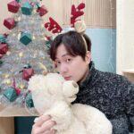 Andy Lee Instagram - Happy Christmas at Home🏠🎄 with 앤돌프❣️🦌 #앤디 #ANDY #신화 #SHINHWA #크리스마스 #Christmas #MerryChristmas