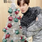 Andy Lee Instagram - 메리 크리스마스~🧡 크리스마스 앤돌프 등장🦌✨ ⠀ #앤디 #ANDY #신화 #SHINHWA #메리크리스마스 #MerryChristmas