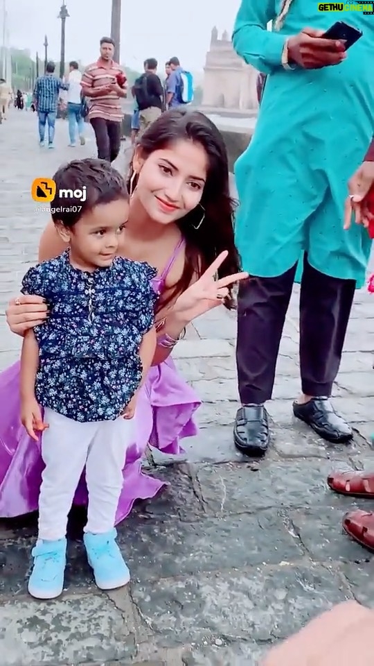 Angel Rai Instagram - Tujhe mujhse milaya hai ♥️ @mxtakatak @mxtakatakforcreators #takataktrending #takatakbymoj #angelrai #viral #trending