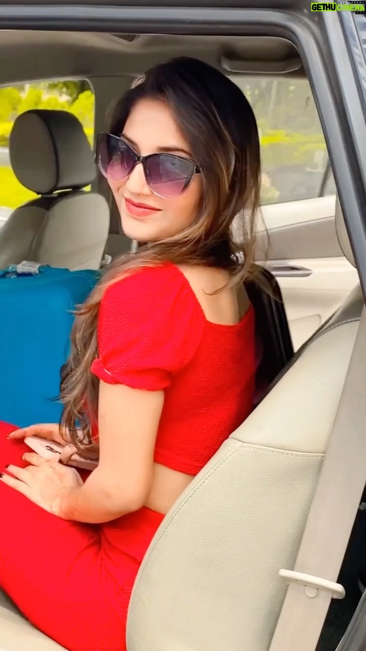 Angel Rai Instagram - Deewane tere naam ke ♥️ #angelrai #wings #love #trending #viral #fun #style