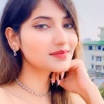 Angel Rai Instagram - Shakl hi shareef hai hamari ☺️ #angelrai #fun #dialogue #style #insta #love #trending #viral