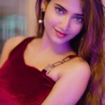 Angel Rai Instagram - Hey Guys, the world cup cricket anthem is here!! Create your reels now using hashtag #JeetegaIndia #T20WorldCup #1MinMusic !! #foryou #love #trendingreels #viral #viralvideos #fun #cricket #player #style #win #instagood #instagram