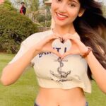Angel Rai Instagram - Kya main karu ? #angelrai #trending #viral #style #fun #wings #love #instagood