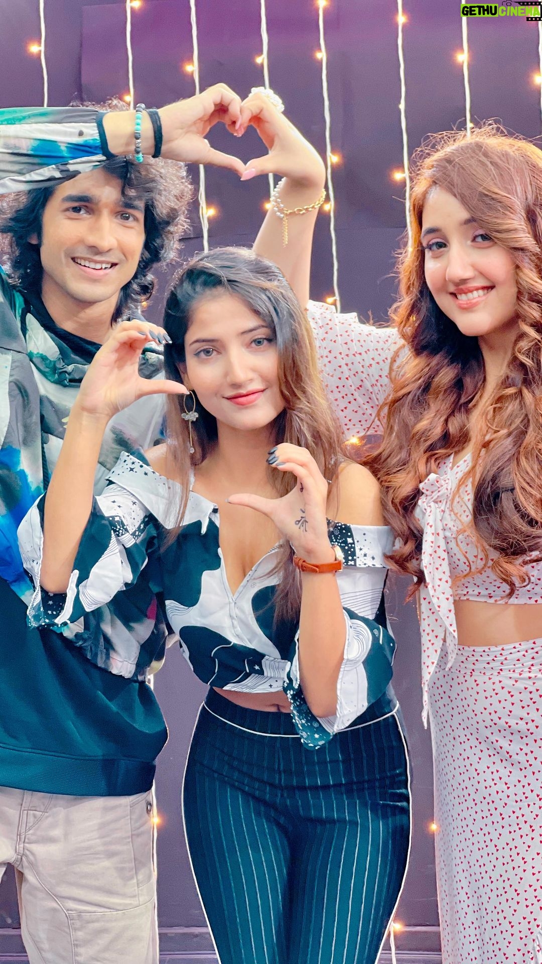 Angel Rai Instagram - This song ♥️🥺 - @shantanu.maheshwari @ashnoorkaur @stebinben @gourovdasgupta kunwarjuneja @aditya_datt @saregama_official @webrangerstalent @chintangpavlankar @danishkhann @rviraigoswami #TuttGaya #ShaNoor #angelrai #trending #viral #wings #viral #sad