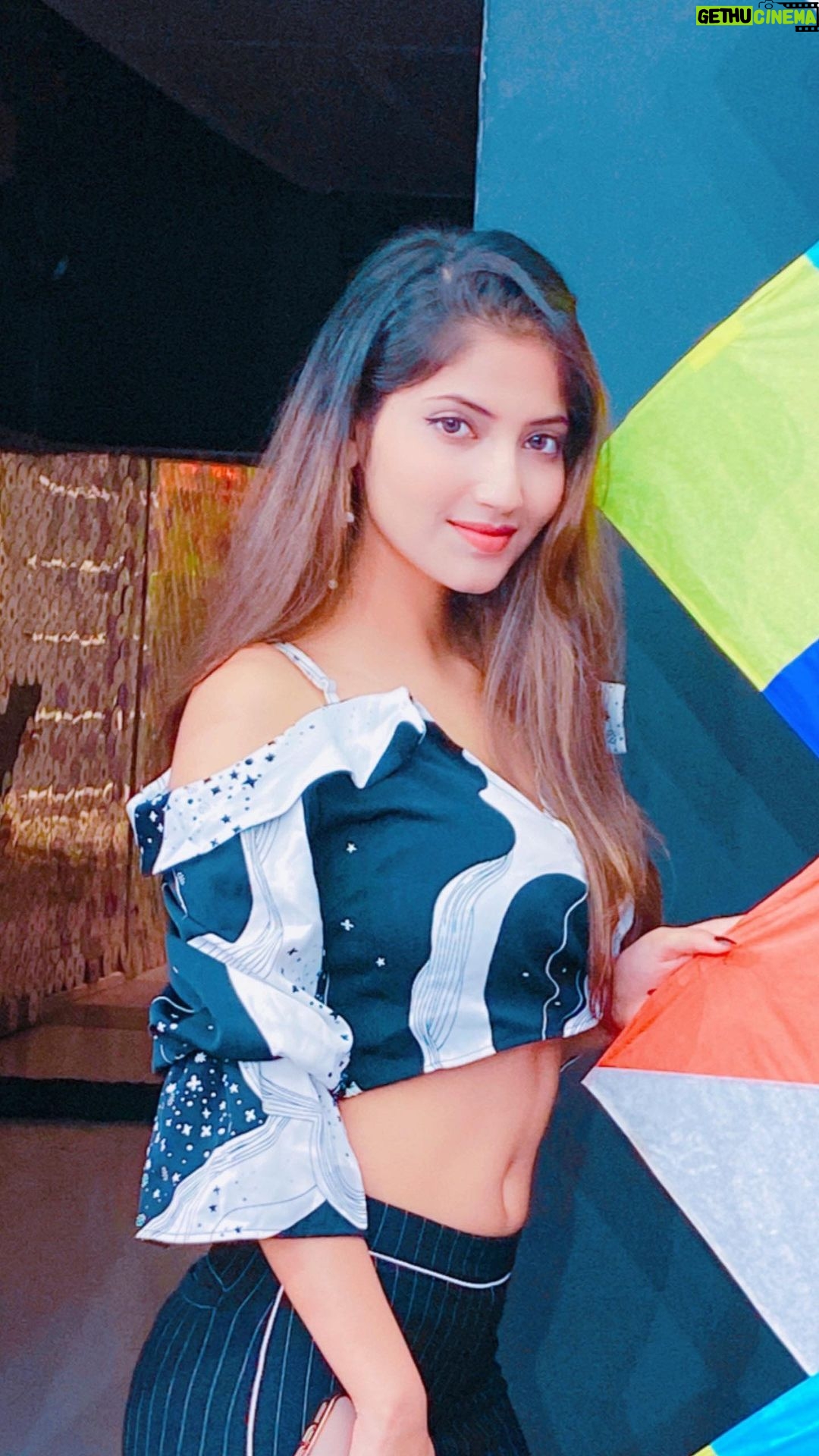 Angel Rai Instagram - Hum Hai Dehati Disco #dehatidiscomuqabla #dehatidisco #dehatidiscochallenge #foryou #love #trending #angelrai #wings #style #fun