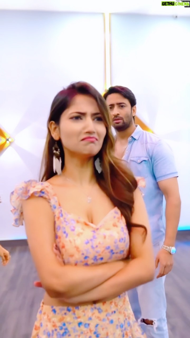 Angel Rai Instagram - Agar bae gussa ho jaye, toh kya aap bhi aisi trick use karte ho? πβ€οΈ Listen to#VeTu now to learn some tips on love. πβ¨ @sunidhichauhan5 @jatindershah10 @surbhijyoti @shaheernsheikh @diganganasuryavanshi @vindernathumajra @poojasinghgujral @vyrloriginals #SunidhiChauhan #JatinderShah #ShahJi #ShaheerSheikh #DigangnaSuryavanshi #SurbhiJyoti #PoojaSinghGujral #vyrloriginals #angelrai #foryou #trending #viral #wings #angelraifan