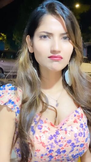 Angel Rai Instagram - Mera nam kajal 😂😂😂 #foryou #trending #viral #angelrai07 #angelrai #wings