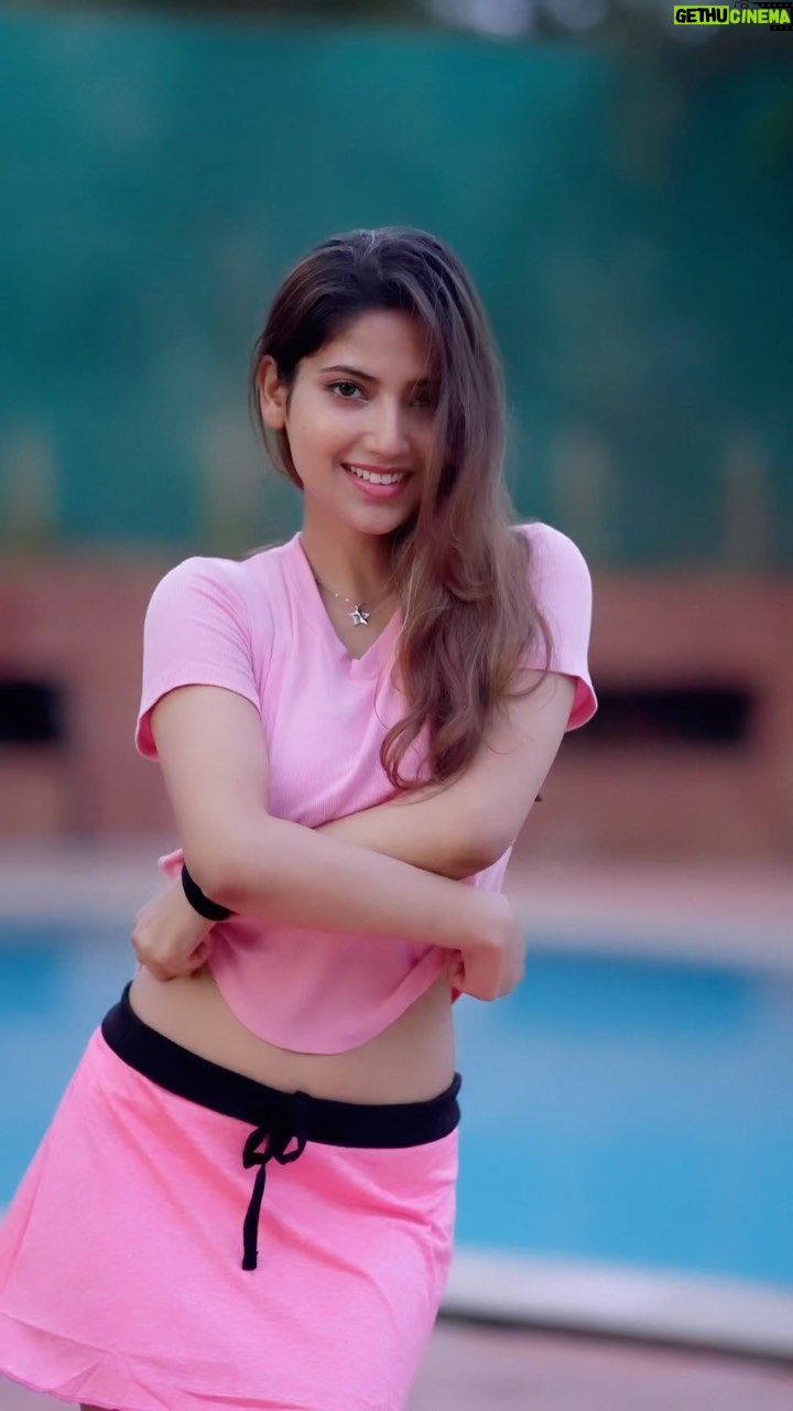 Angel Rai - 1.2 Million Likes - Trend in new style 🤣🤣
#foryou #foryoupage #angelrai #taklubadshah #wings #fun #funnyvideos #comedy #love #shorts #instareels #instadaily #instafun #trendingreels #trend #style