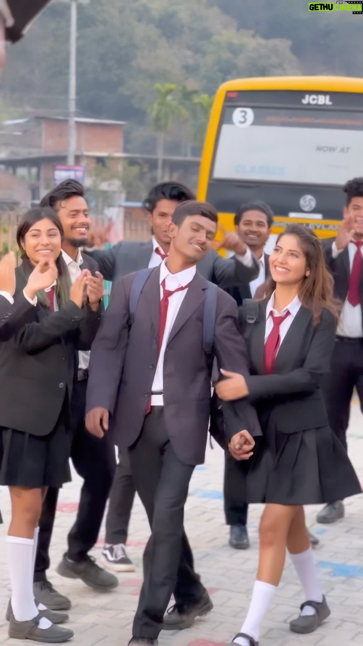 Angel Rai - 0.9 Million Likes - Mention karo wo koun hai jiski fikr apko khud se bhi zyada hai ?
@string_entertainment @iamshivamchaurasia
#angelrai #taklubadshahah #wings #angelraifan #happyending #schoollife #studentlife #bts