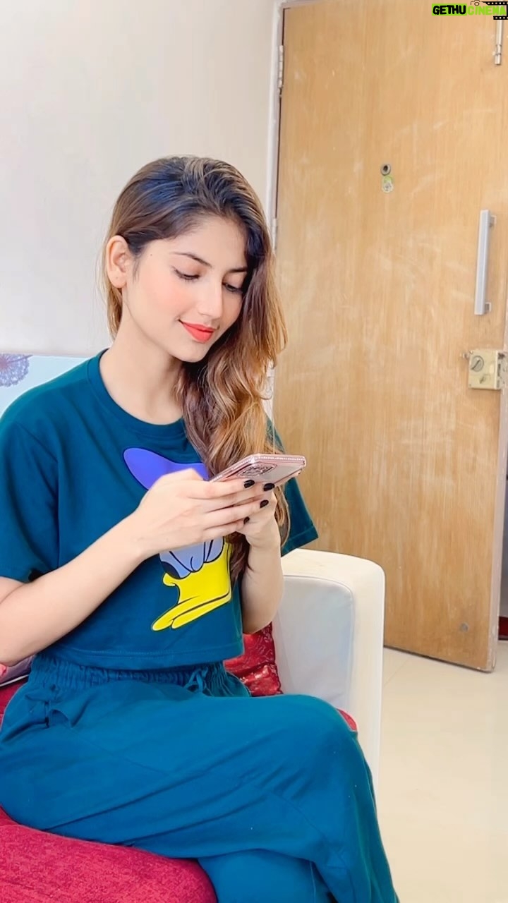 Angel Rai Instagram - Mujhko nahi pata hai 😆😆😆 #foryou #angelrai #trending #viral #viralreel #style #fun #nibbanibbimemes #trend #funnyvideos #comedy #comedyvideos