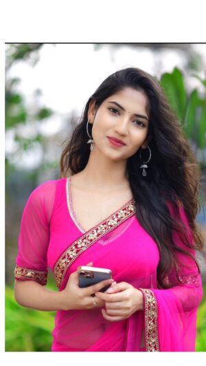 Angel Rai Instagram - Mera boyfriend hi nahi hai 🙈 

#angelrai #trending #viral #comedy #fun #style #sareelover #saree #foryou #instagram #instatrend #indiangirl