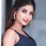 Angel Rai Instagram - Vibing to Guru's latest song #FayaahFayaah beats on repeat. @gururandhawa Shot by :- @mahi_dewasi_99 Make up by :- @makeover_sonam123 #foryou #angelrai #trendingreels #viral #viralvideos #style #fun #modern #classy #love #modernlook