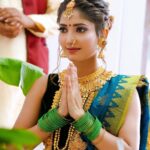 Angel Rai Instagram - Es saal bappa mere ghr bhi aaye hai 🙏 🎉 Ganpati bappa morya 🙏 aap sab per bappa ki kripa bani rahe … Happy Ganesh Chaturthi to all 🙏 📸 by :- @mahi_dewasi_99 Make up and styling :- @makeover_sonam123 #foryou #angelrai #celebration #proudtobeindian #trending #viral #ganeshchaturthi #mumbai #blessings #ganpatidecoration #ganpatibappamorya