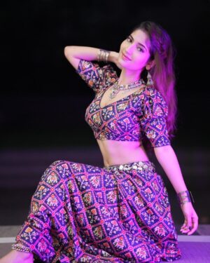 Angel Rai Instagram - Navratri bhi aa gayi ab tum kab aayoge? 
Click by :- @mahi_dewasi_99 

#foryou #angelrai #trendingreels #viral #viralvideos #indiangirls #style #navratri #navratrispecial #navratricollection #love #fun #happynavratri #navratricelebration