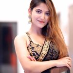 Angel Rai Instagram - Main nahi to koun ? #foryou #foryoupage #trendingreels #viral #viralvideos #viralreels #dtyle #fun #blacksaree #love #instasaree #fashionstyle
