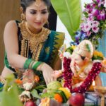 Angel Rai Instagram - Es saal bappa mere ghr bhi aaye hai 🙏 🎉 Ganpati bappa morya 🙏 aap sab per bappa ki kripa bani rahe … Happy Ganesh Chaturthi to all 🙏 📸 by :- @mahi_dewasi_99 Make up and styling :- @makeover_sonam123 #foryou #angelrai #celebration #proudtobeindian #trending #viral #ganeshchaturthi #mumbai #blessings #ganpatidecoration #ganpatibappamorya
