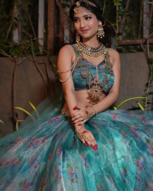Angel Rai Instagram - तुम प्रेम हो ,तुम प्रीत हो , मनमीत हो कान्हा 
मेरे मनमीत हो 🙏
Happy Janmashtami to everyone 💕 

Make up by :- @makeover_sonam123 
Click by :- @mahi_dewasi_99 

#angelrai  #foryou #trending #viral #janmashtami #happyjanmashtami #radheradhe #krishna #wings #instapic #traditional