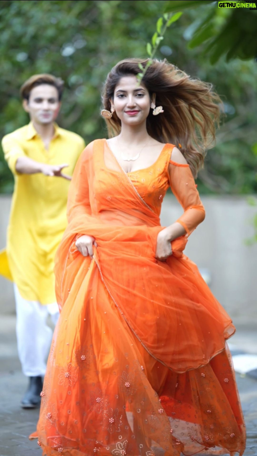 Angel Rai Instagram - Kesariya mera ishq hai piya 🧡 #Kesariya #brahmastra #angelrai #wings #angellovers #foryou #trending #viral #fun #bollywood #style