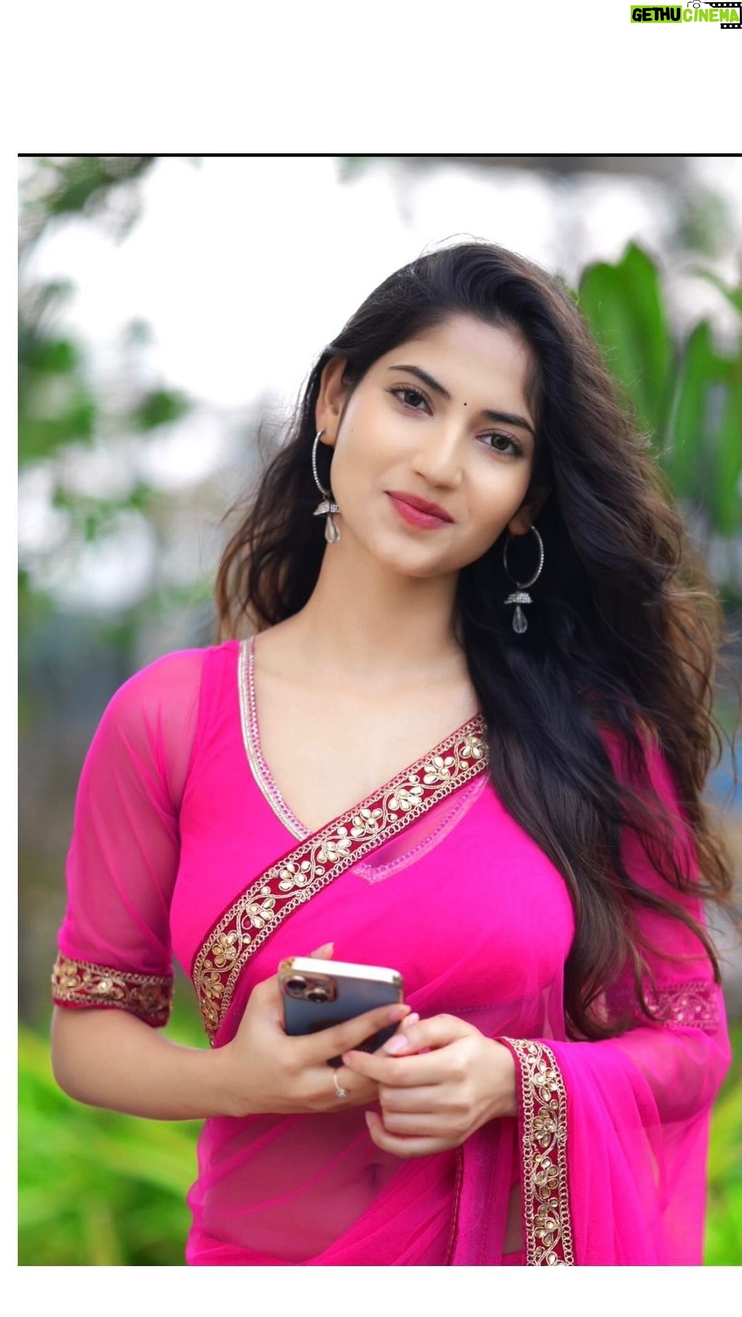 Angel Rai - 1.6 Million Likes - Mera boyfriend hi nahi hai 🙈
#angelrai #trending #viral #comedy #fun #style #sareelover #saree #foryou #instagram #instatrend #indiangirl