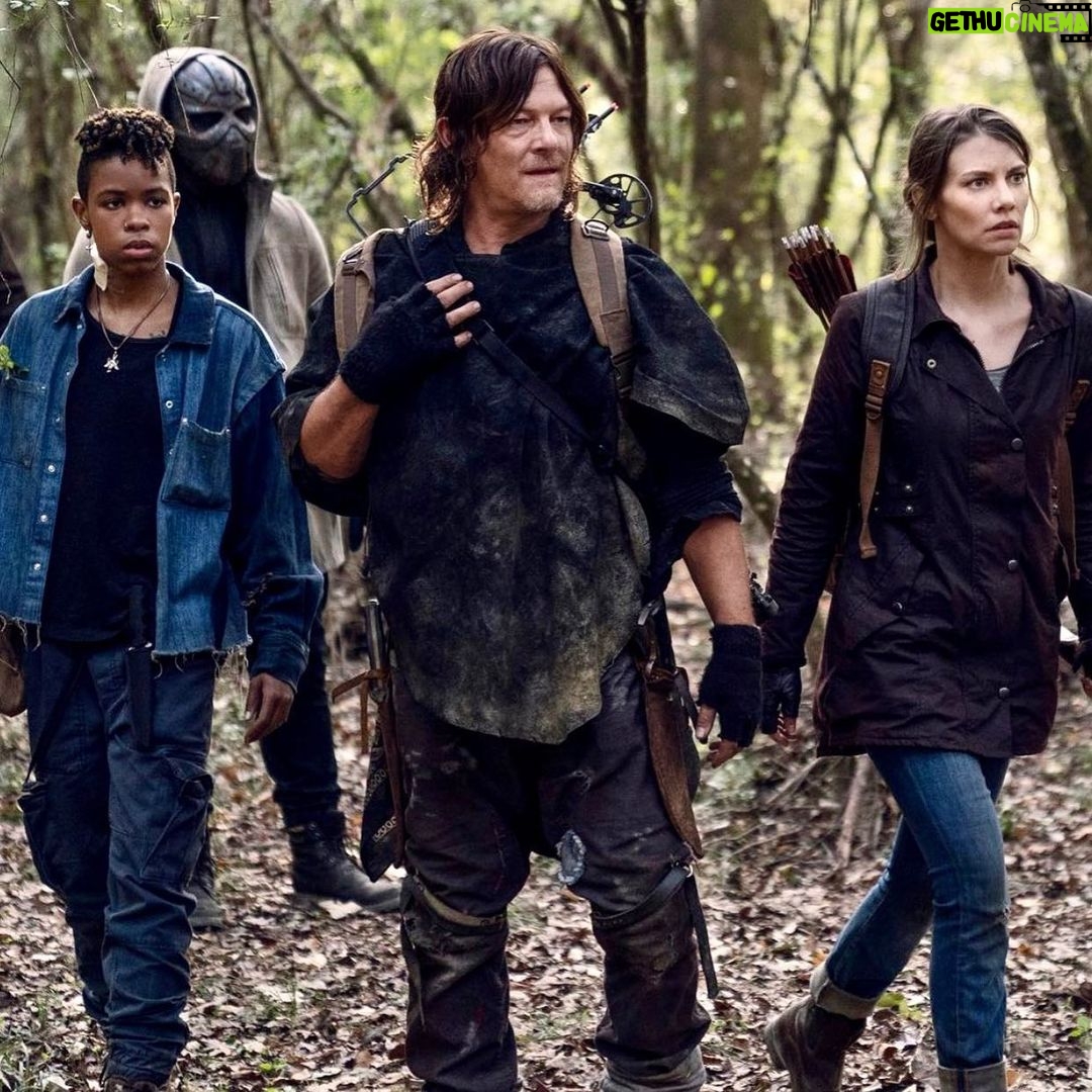 Angel Theory - 22.5K Likes - Season 11 of @amcthewalkingdead airs TONIGHT!🔥✨
-It’s 👏🏽 about 👏🏽 to go 👏🏽 DOWN‼️