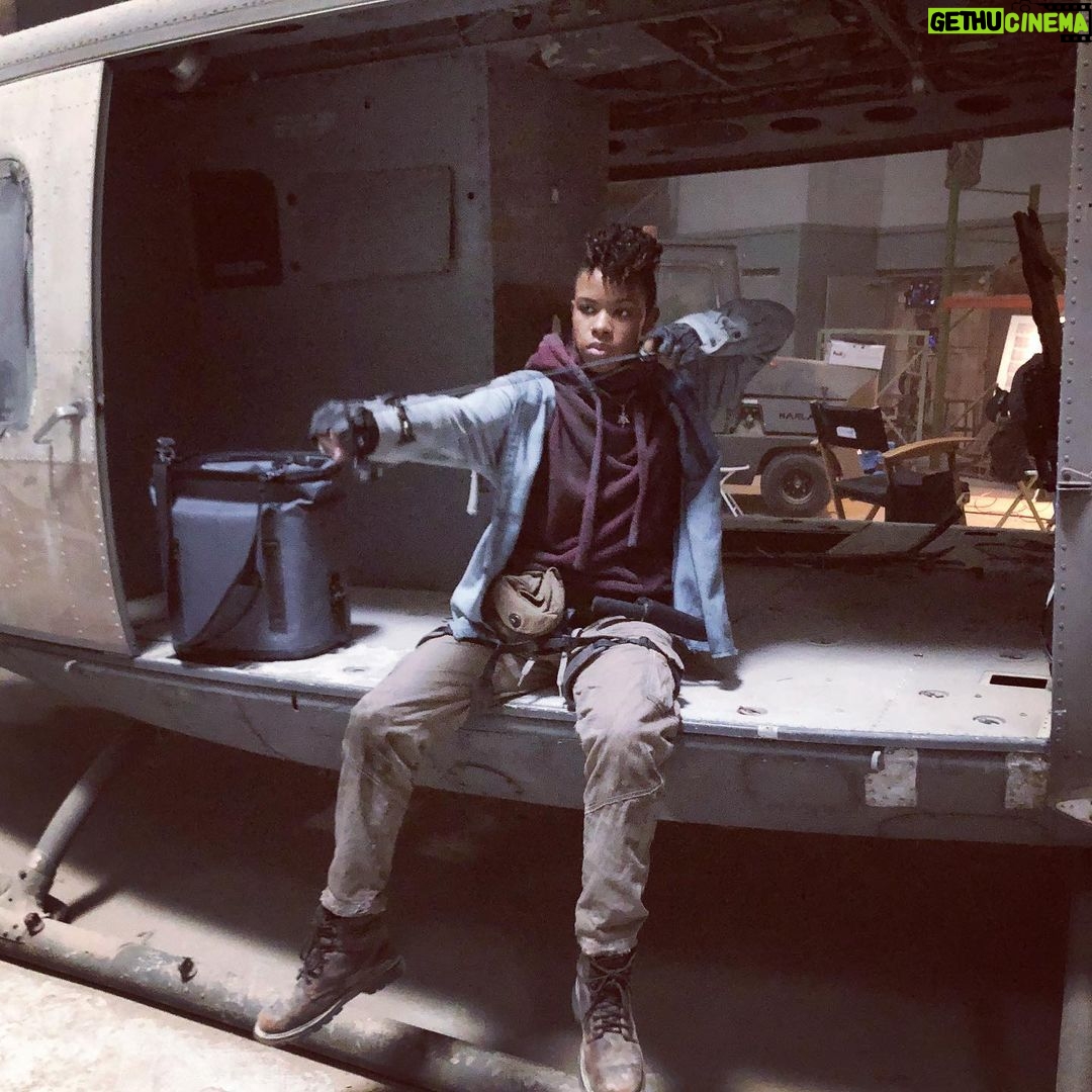 Angel Theory - 22.5K Likes - Season 11 of @amcthewalkingdead airs TONIGHT!🔥✨
-It’s 👏🏽 about 👏🏽 to go 👏🏽 DOWN‼️