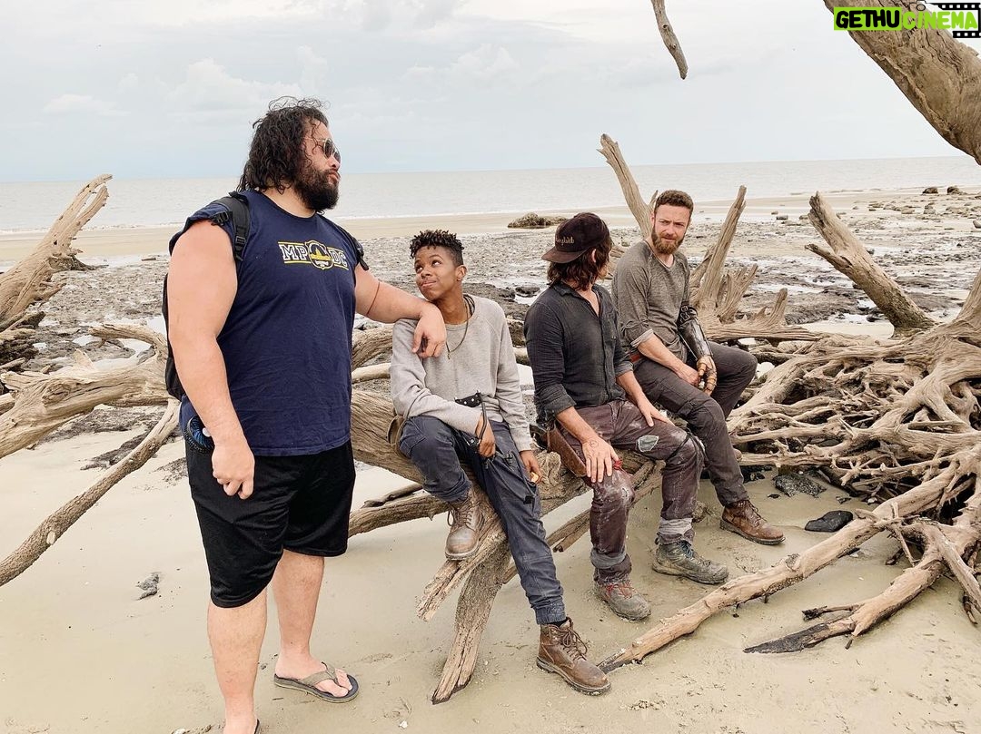 Angel Theory Instagram - patiently waiting for Sunday like... -3 more days!!🔥🔥 #TwdFam #season10