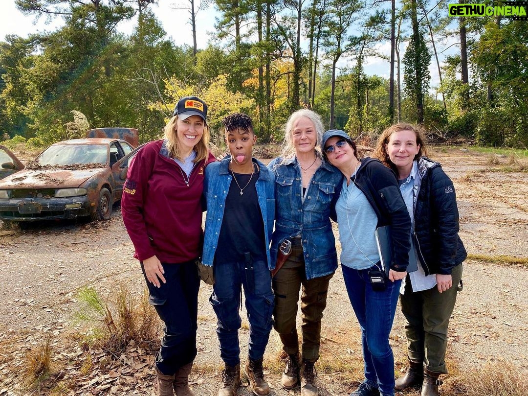 Angel Theory Instagram - “Strong women don’t tear each other down. They uplift,encourage and wipe the dust off one another’s crowns” ✨💯Love these ladies fr ❤️ #TwdFamily #angeltheory #MelissaMcBride #thewalkingdead