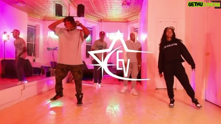 Angel Theory Instagram - “Summers too Hot” Well… it was while it lasted 😂 - much love to those that Popped out & turnt up!!✨🫶🏼 -2nd slide with some of the @stay.saged fam🔥 🧠- @angel_theory 🕺🏽/ 💃🏽- @iamcaray @trulydayzz @shemarvst Videographer- @estrella.visuals Studio- @lotuswecreate. #nyc #brooklyn #angeltheorychoreography #lotusdancestudio Brooklyn, New York